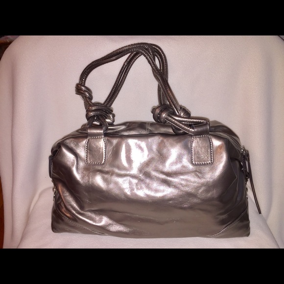 Emillie M Extra Large Shoulder Bag - Picture 2 of 8
